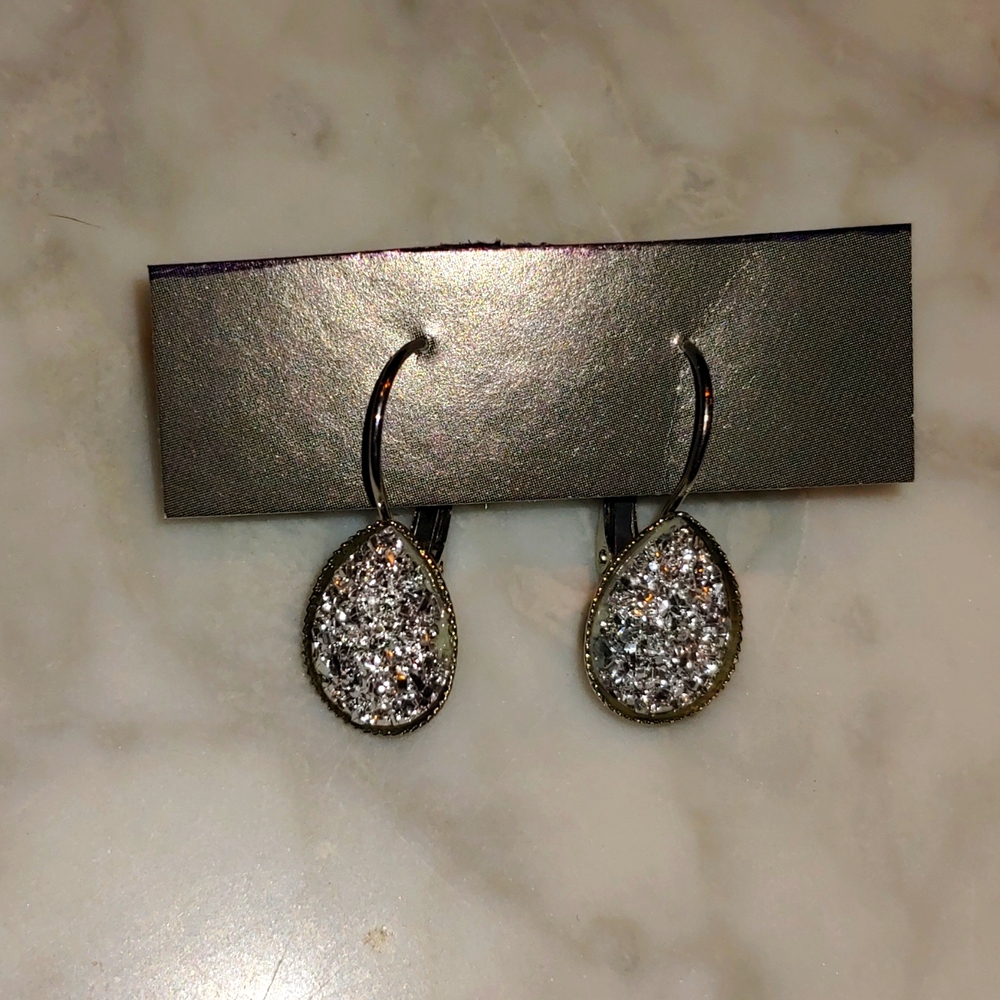 NEW * HANDMADE EARRINGS * SUPER SPARKLY * CLIP BACK * DANGLE EARRINGS 😍